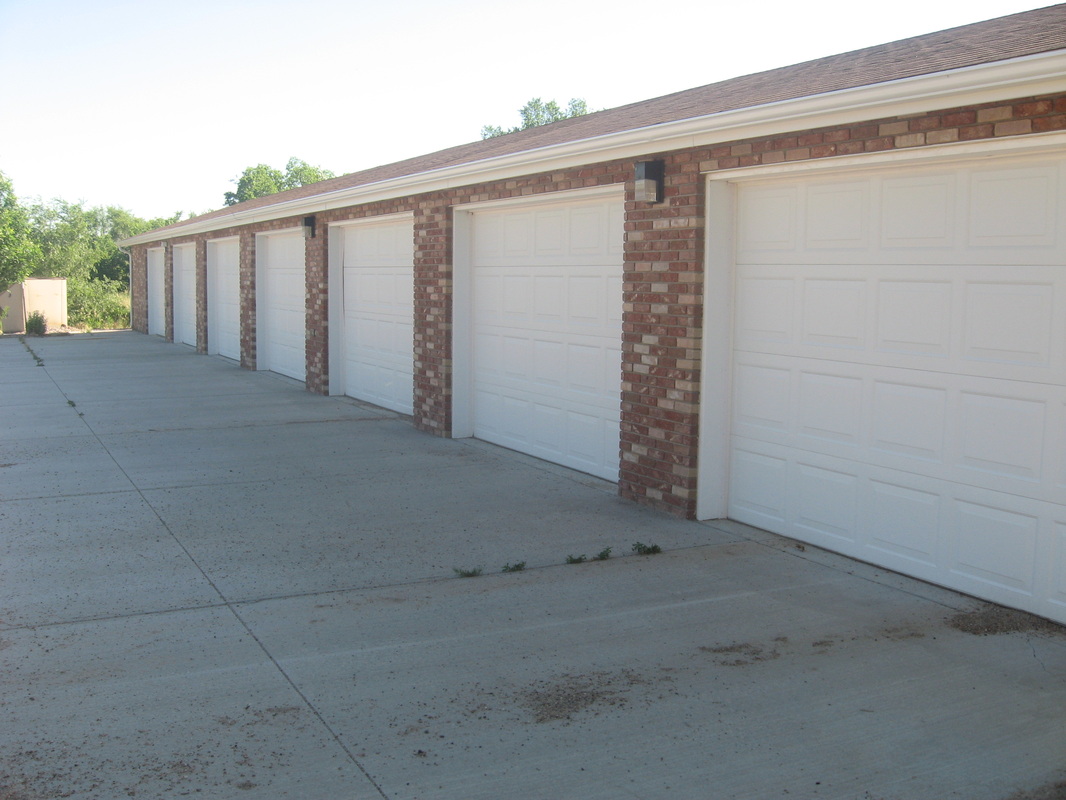 Valacia North garages